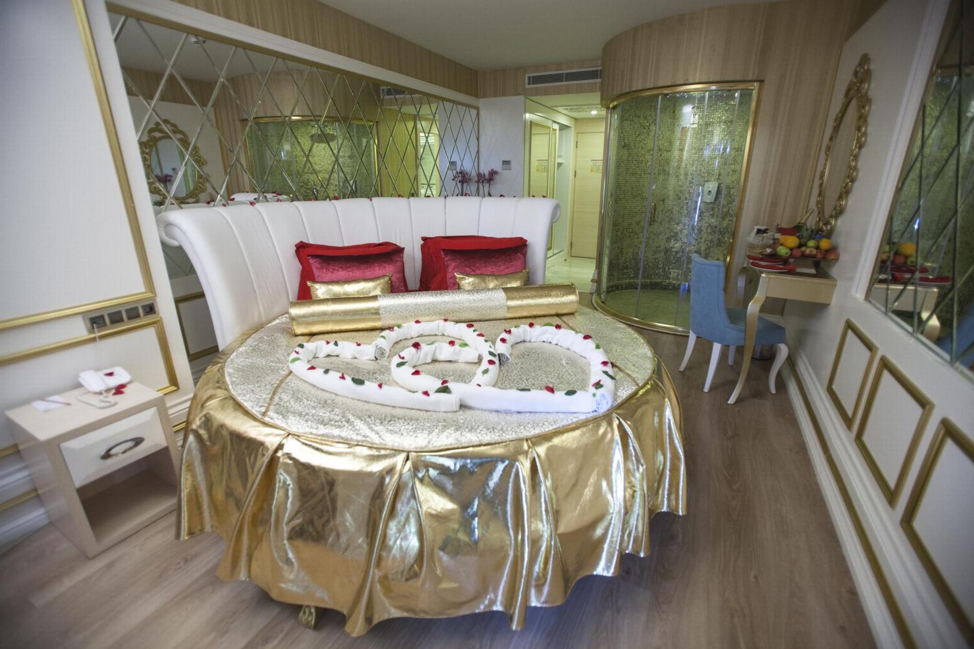 Azura Deluxe Resort & Spa Avsallar Phòng bức ảnh