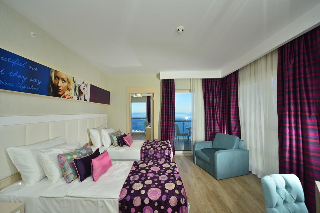 Azura Deluxe Resort & Spa Avsallar Ngoại thất bức ảnh